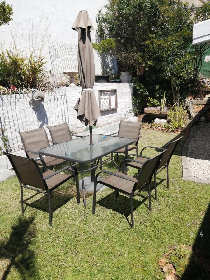 36 Mount Road Guesthouse And Self Catering Port Elizabeth Eksteriør bilde